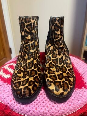 Crown Vintage - Cheetah leopard print on cow hair fur leather ankle boots 9M/40